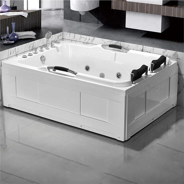 Kleines Whirlpoolbad